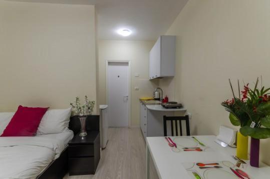 Zimmer Ba'Ir Kefar Sava Exterior foto