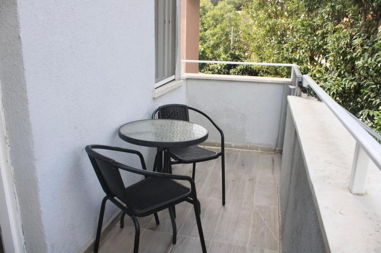 Zimmer Ba'Ir Kefar Sava Exterior foto