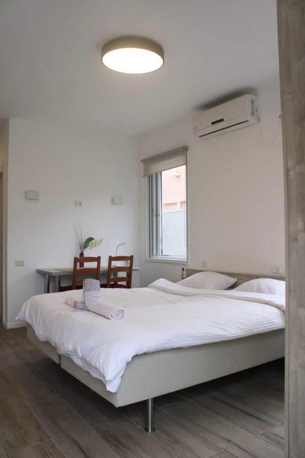 Zimmer Ba'Ir Kefar Sava Exterior foto